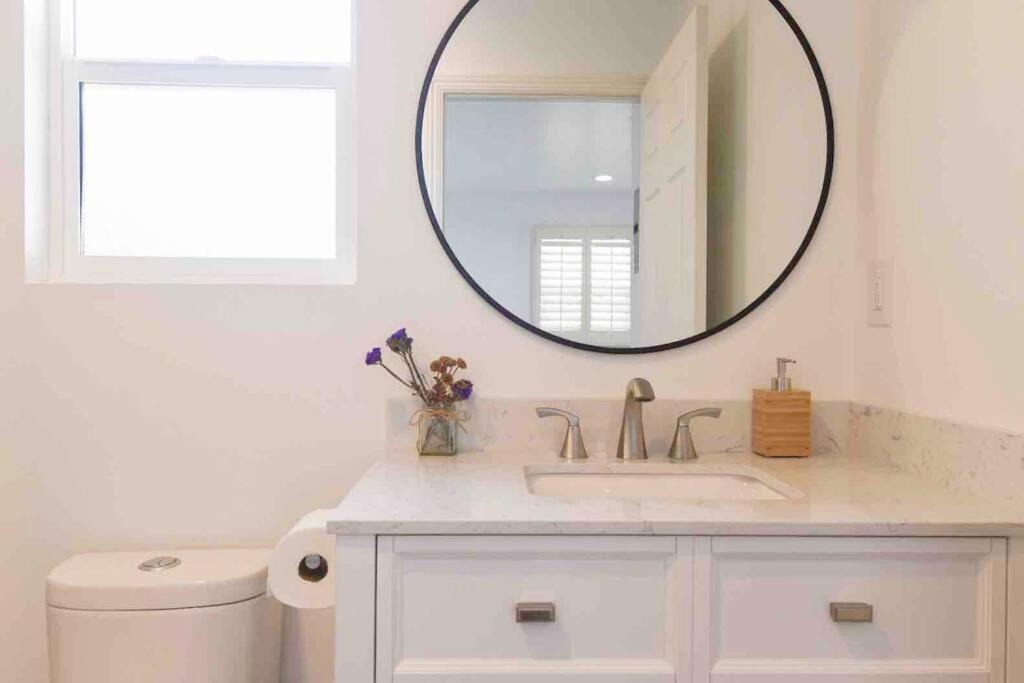 The Cozy Oasis - A Renovated And Modern Studio Near Lax + Sofi + Beaches + Freeway Lawndale Buitenkant foto
