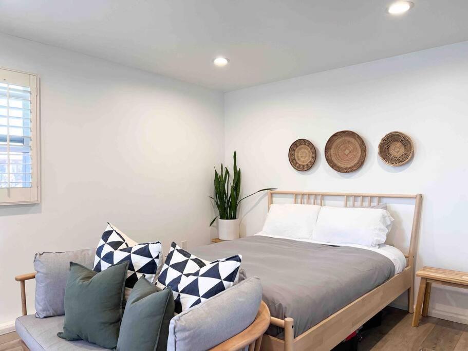 The Cozy Oasis - A Renovated And Modern Studio Near Lax + Sofi + Beaches + Freeway Lawndale Buitenkant foto